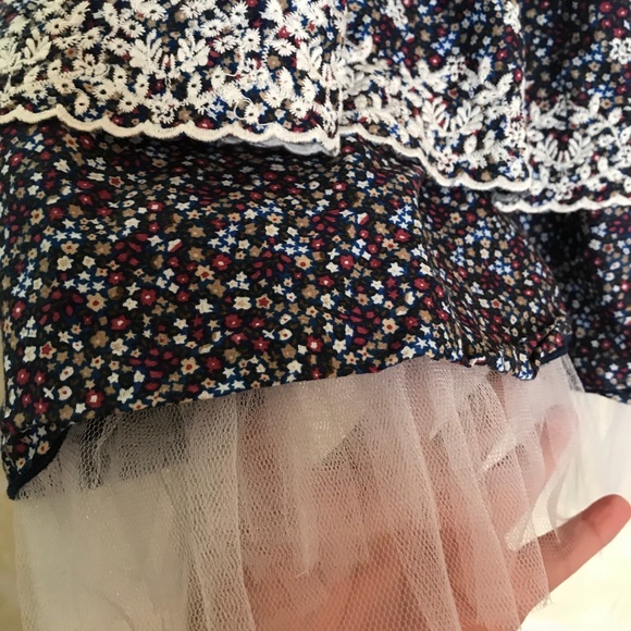 Flower layered dress w/ embroidery designs -size s - Picture 5 of 8